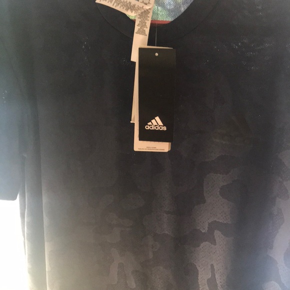 💪🏾ADIDAS T-SHIRTS TWO SIZES: L, S 💪🏾 - Picture 4 of 8